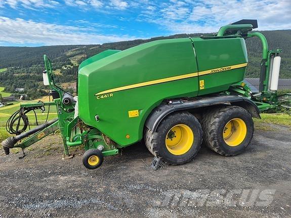 John Deere C441R Ritinių presai