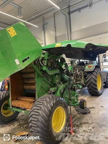John Deere F441 Ritinių presai