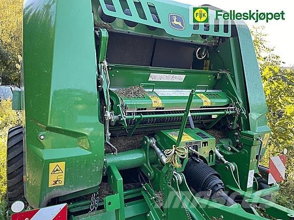 John Deere V451r Ritinių presai