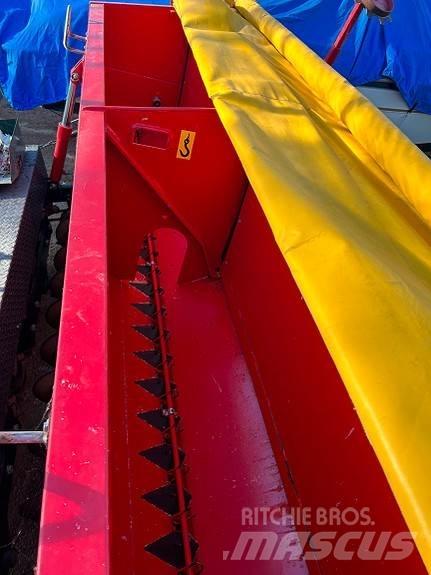 Junkkari 3000T Mineralinių trąšų barstytuvai