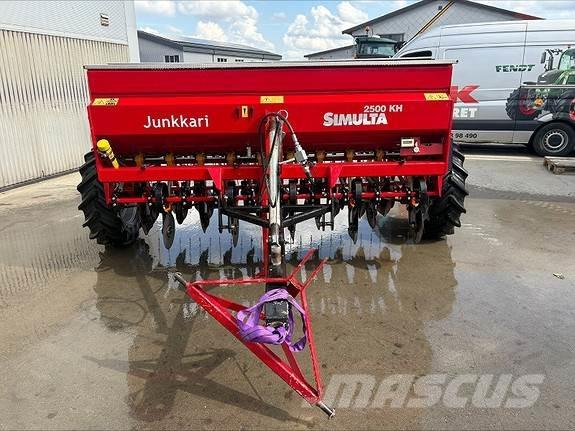 Junkkari KH 2500 Mėšlo barstytuvai