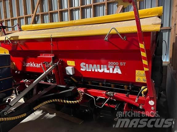 Junkkari ST3000 Mėšlo barstytuvai