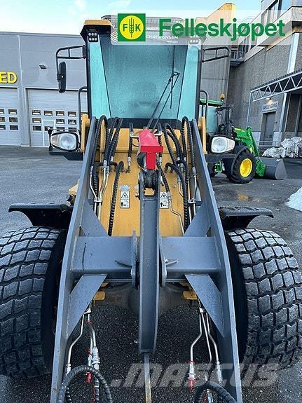  L45 Krautuvai su šoniniu pasukimu