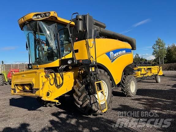 New Holland CX5080 Derliaus nuėmimo kombainai
