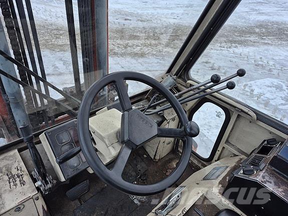 Nissan  Dyzeliniai krautuvai