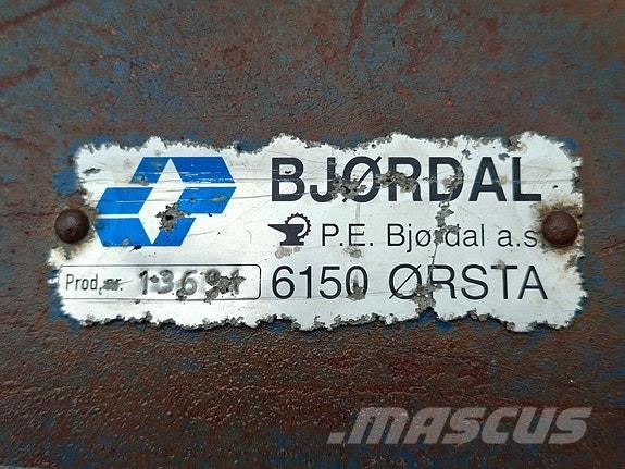  Perma SMA1100 Mineralinių trąšų barstytuvai