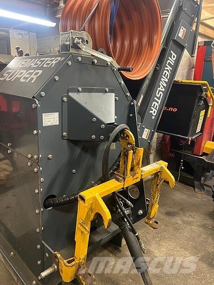  Pilkmaster Super Miško technika - Kita