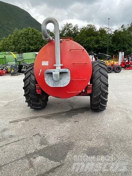 Rekord 8500 Mėšlo barstytuvai