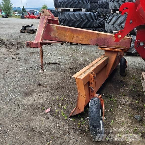 Sami 250 Sniego peiliai ir valytuvai