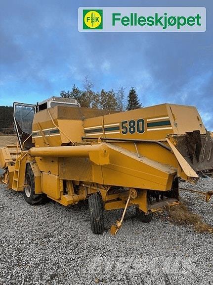 Sampo-Rosenlew 580 Derliaus nuėmimo kombainai