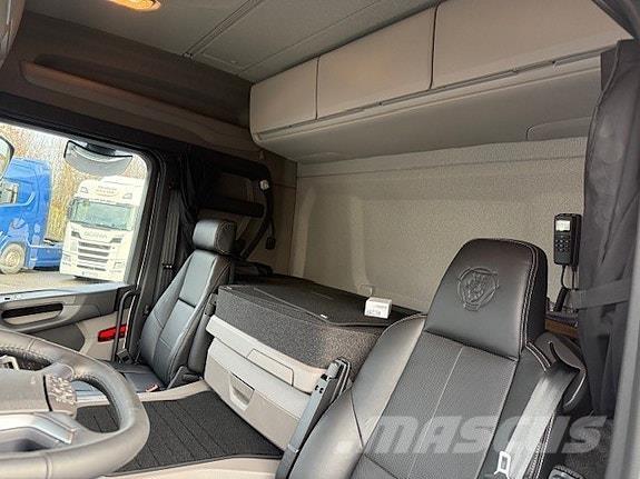 Scania P340 Sunkvežimiai su dengtu kėbulu