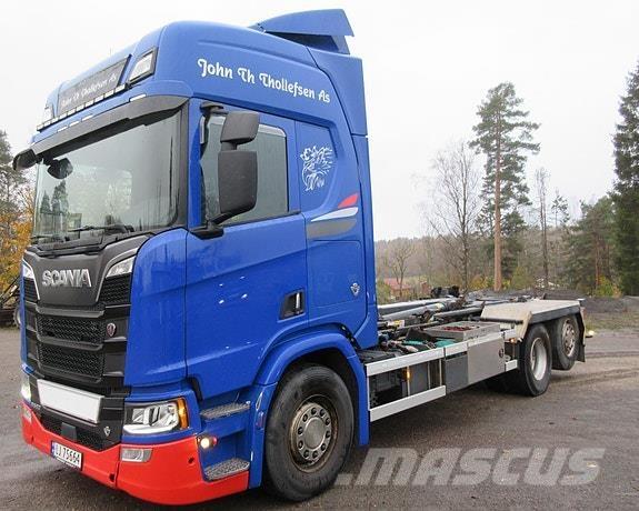 Scania R520 6x2*4 Savivarčiai su kabeliniu keltuvu