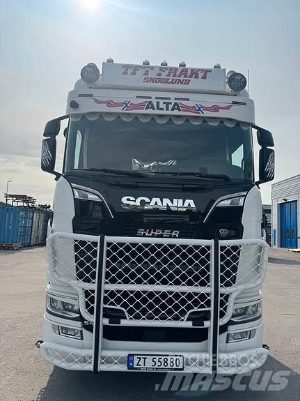 Scania S540 6X2 Naudoti vilkikai