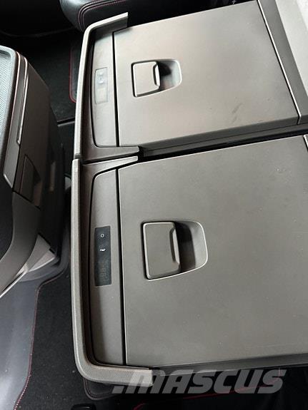 Scania S650B6X2NB Sunkvežimiai su dengtu kėbulu