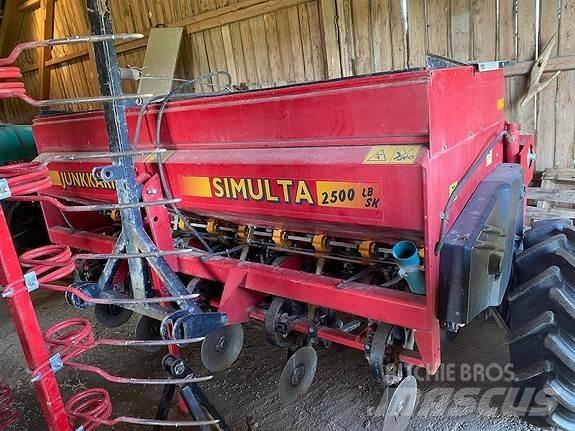 Simulta 2500 LB/SK Mineralinių trąšų barstytuvai