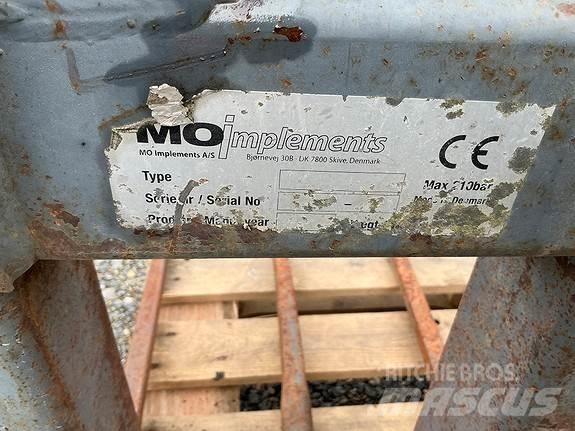 SMS  Kiti pašarų derliaus nuėmimo įrengimai