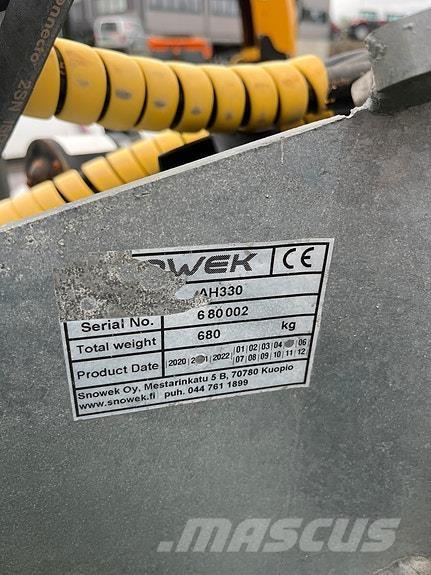 Snowek AH 330 Kita kelių ir sniego technika