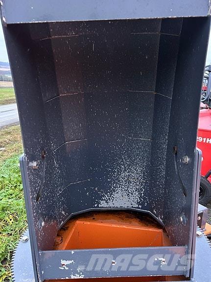 Snowline V-2500 Bendrosios paskirties priekabos