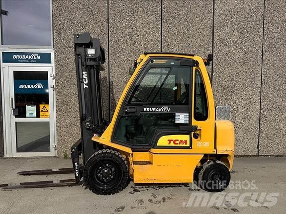 TCM FD25 Dyzeliniai krautuvai