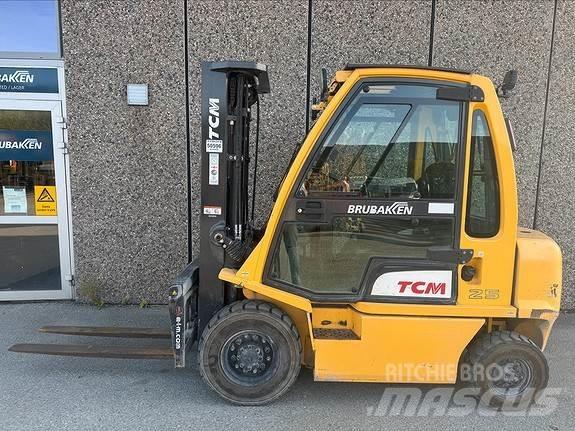 TCM FD25 Dyzeliniai krautuvai