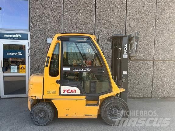 TCM FD25 Dyzeliniai krautuvai
