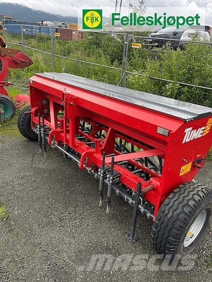 Tume CK3000 Mineralinių trąšų barstytuvai