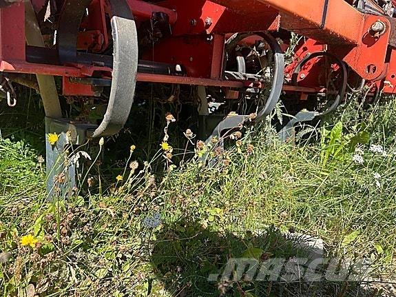Tume HKL 3000 Mineralinių trąšų barstytuvai