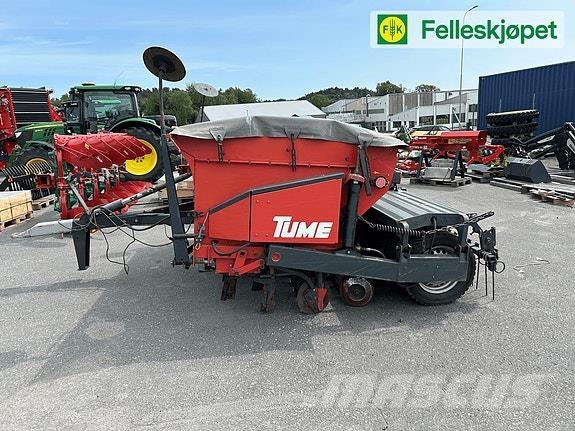Tume HKL 3000 JC Mineralinių trąšų barstytuvai