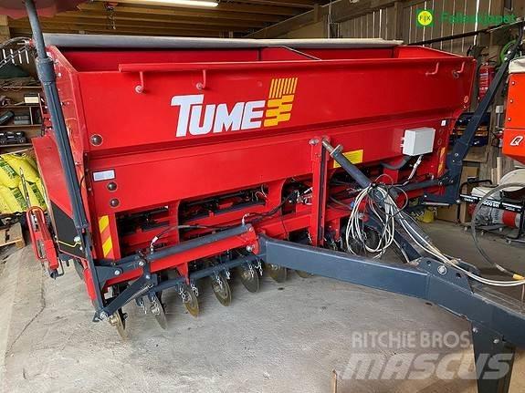 Tume HKL JC 3000 Mineralinių trąšų barstytuvai
