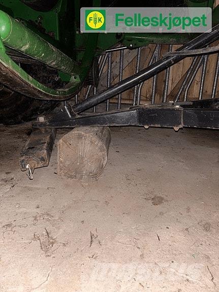 Tume kl 2500 Mėšlo barstytuvai