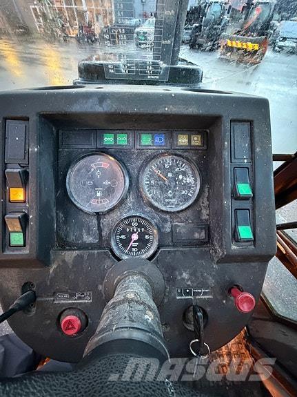 Valmet 665S Traktoriai