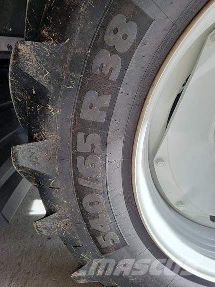 Valtra  Traktoriai