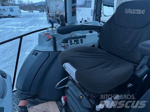 Valtra A105H Traktoriai