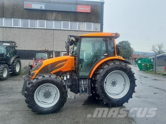 Valtra A114 Traktoriai