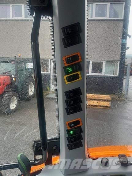 Valtra A114 Traktoriai
