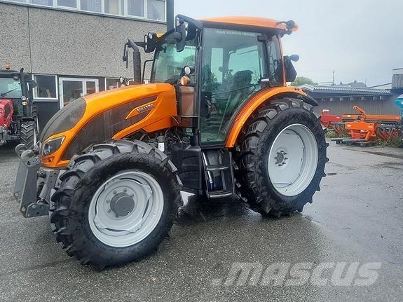 Valtra A114 Traktoriai