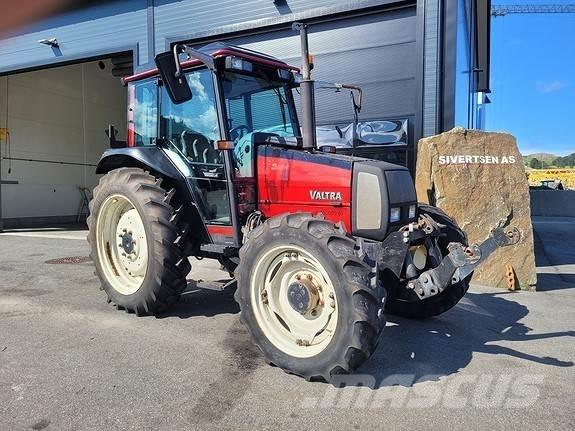 Valtra A75 - 4 Traktoriai