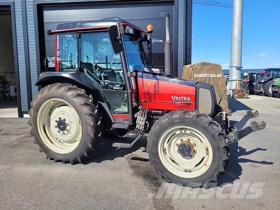 Valtra A75 - 4 Traktoriai