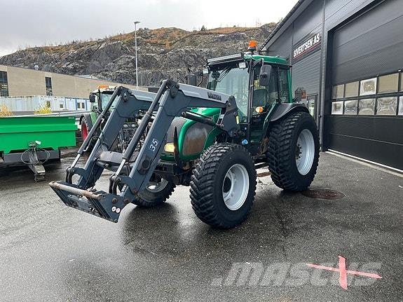 Valtra A83 Traktoriai