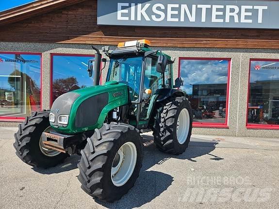 Valtra A92 Traktoriai