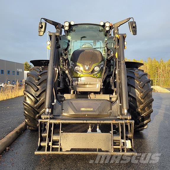 Valtra G135 Active Traktoriai