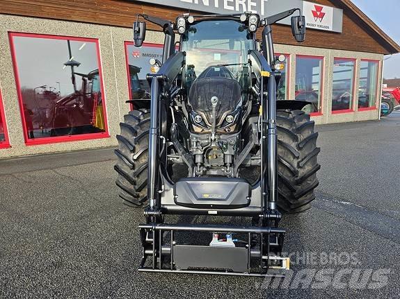 Valtra G135 Versu Traktoriai