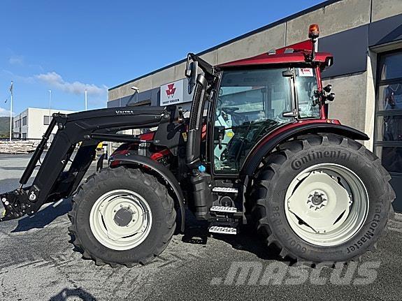 Valtra G135 Versu Traktoriai