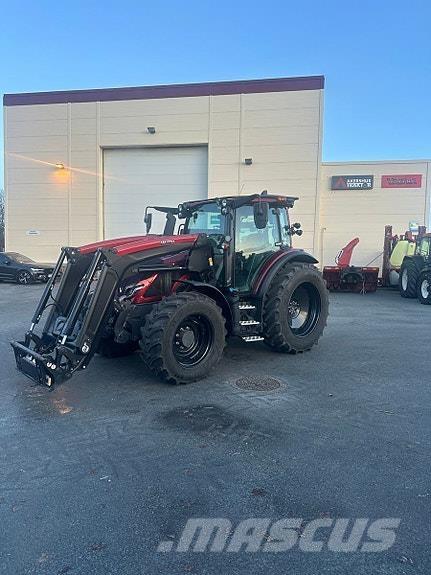 Valtra G135 Versu Traktoriai