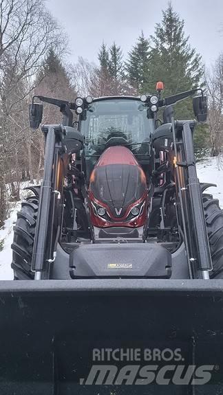 Valtra G135A Traktoriai
