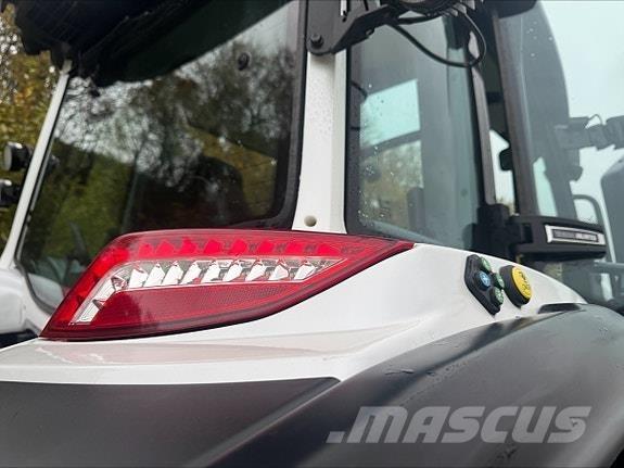 Valtra G135A Traktoriai