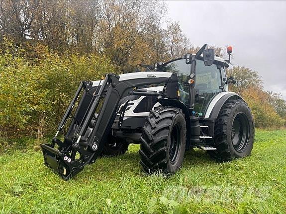 Valtra G135A Traktoriai