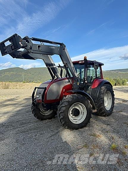 Valtra M150 Traktoriai