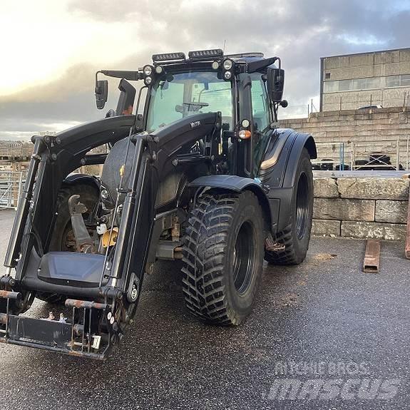 Valtra N174 Traktoriai