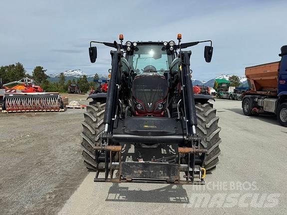 Valtra N174 Traktoriai